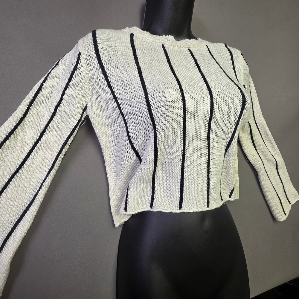 Chelsea & Violet Girls Ivory Black Striped Bell Sleeve Knit Cropped Sweater L
